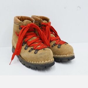 Vtg Colorado Hiking Boots with Vibram Soles 4.5D Leather Red Laces Italy.